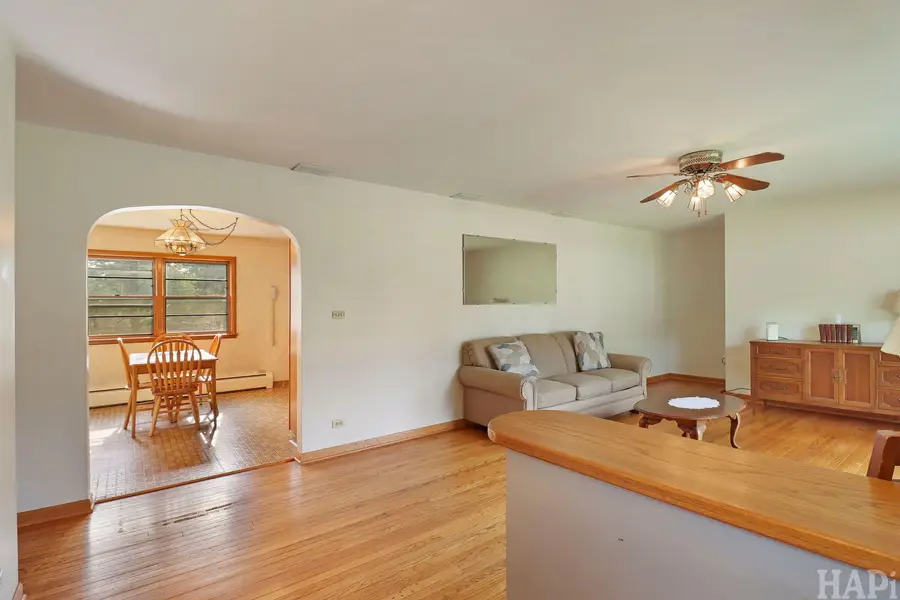 935 Diane Avenue, Elgin, IL 60123 - #3