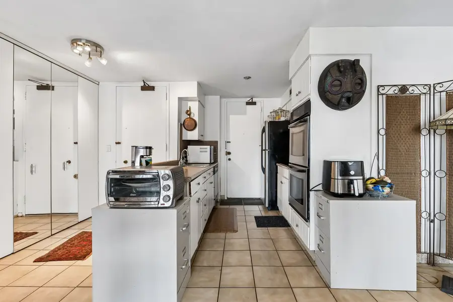 5855 N Sheridan Road #11J, Chicago, IL 60660 - #3