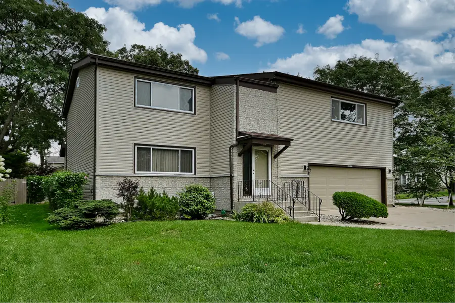 8039 Geneva Street, Woodridge, IL 60517 - #2