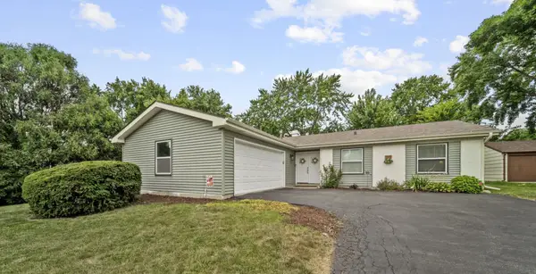 213 Lexington Drive, Bolingbrook, IL 60440