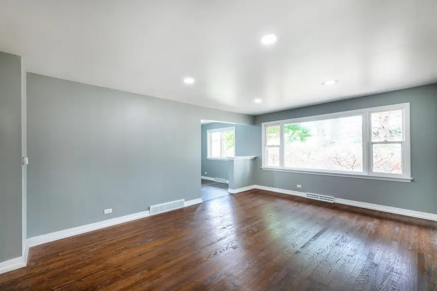 1015 W Victoria Avenue, Berkeley, IL 60163 - #2