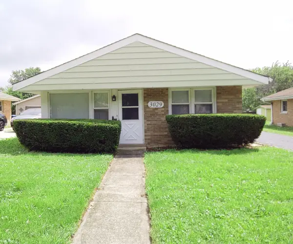 3029 Wallace Avenue, Steger, IL 60475