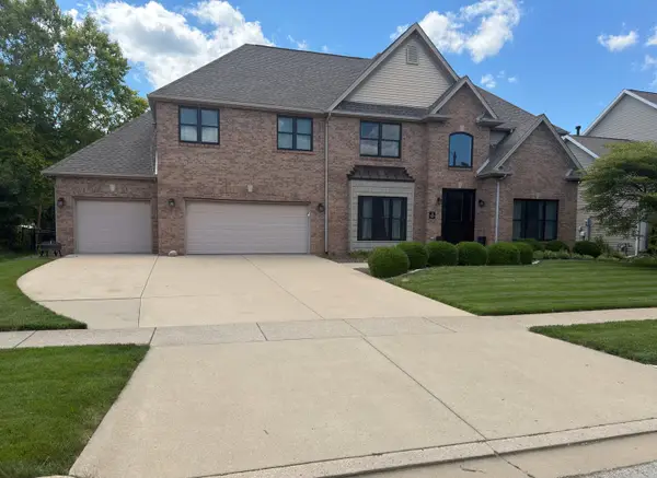 13 Knollbrook Court, Bloomington, IL 61705