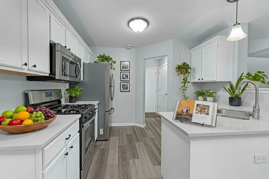1011 N South Elgin Boulevard, South Elgin, IL 60177 - #3