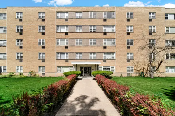 6160 N Damen Avenue #209, Chicago, IL 60659