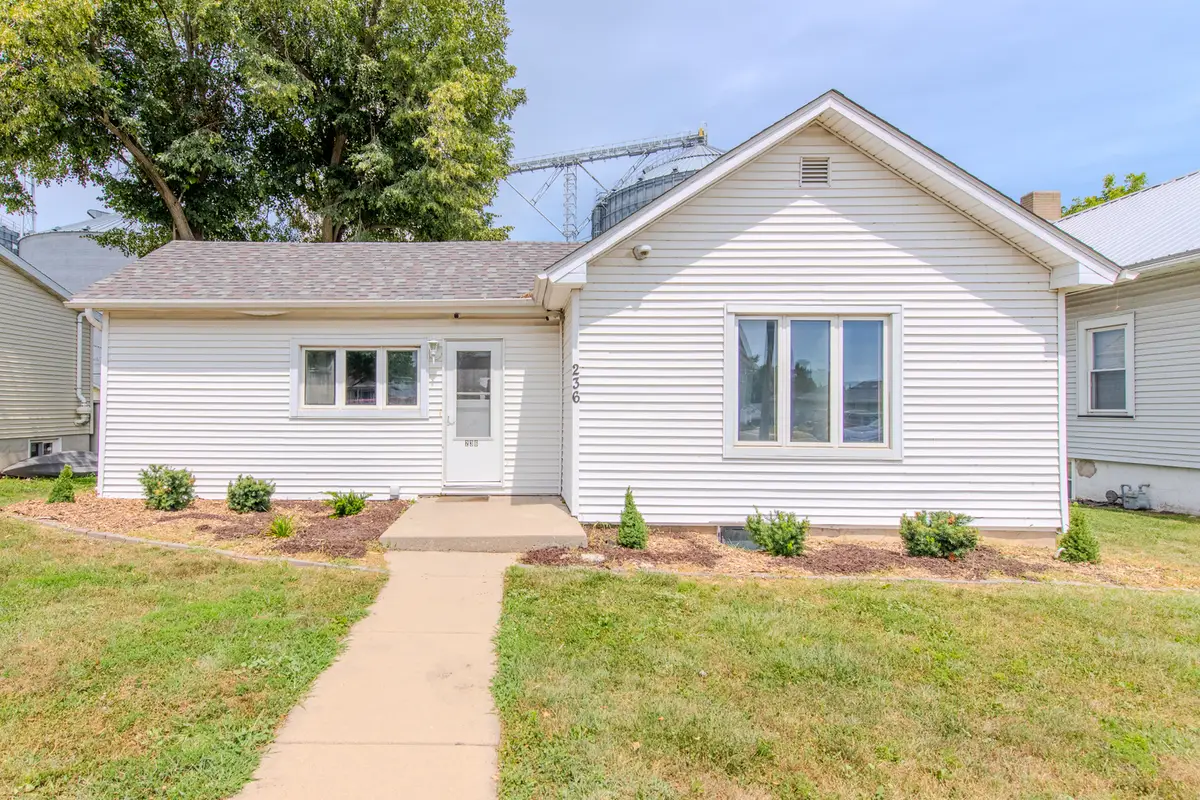 236 W Johnson Street, Utica, IL 61373 - #1