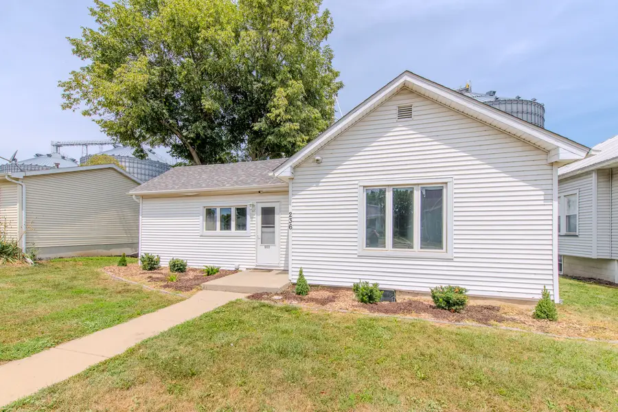 236 W Johnson Street, Utica, IL 61373 - #2