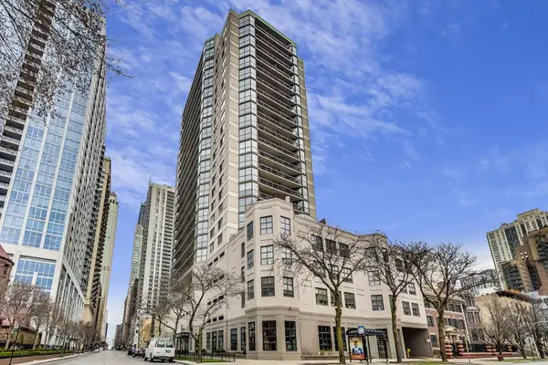 33 W Delaware Place #13A, Chicago, IL 60610