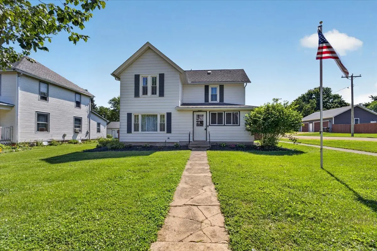 411 Main Street, Leaf River, IL 61047 - #1