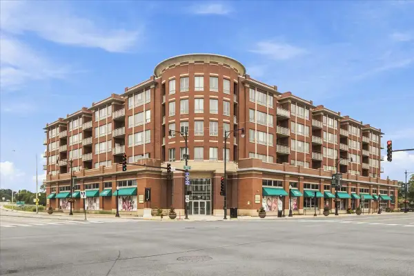 6000 N Cicero Avenue #515, Chicago, IL 60646