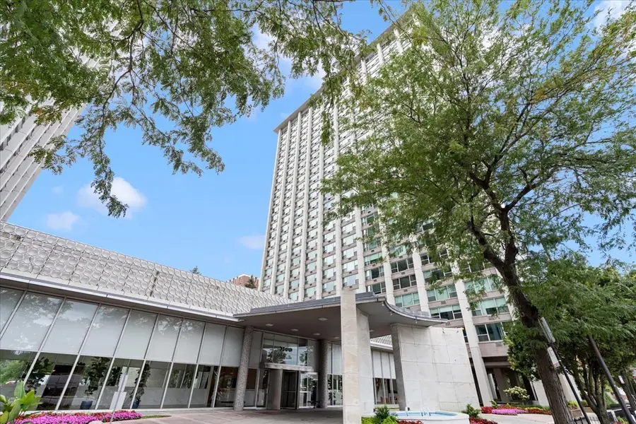 3600 N Lake Shore Drive #325, Chicago, IL 60613 - #2
