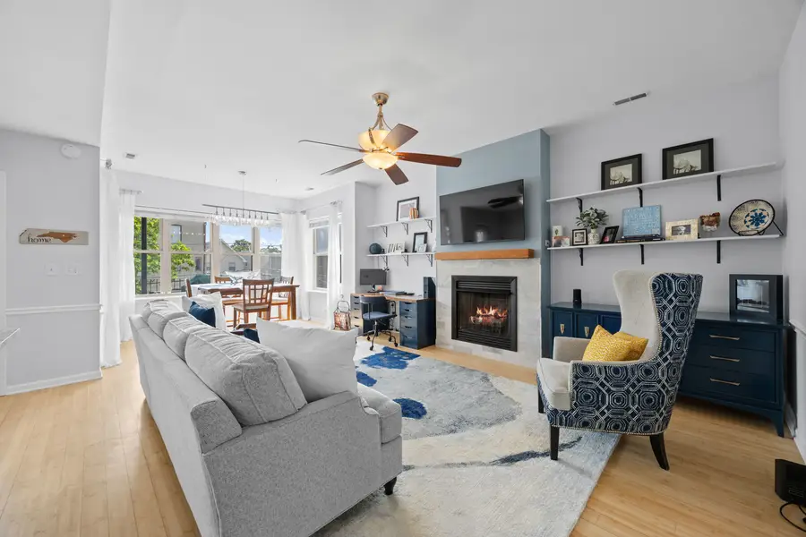 4405 S Lake Park Avenue #2, Chicago, IL 60653 - #3