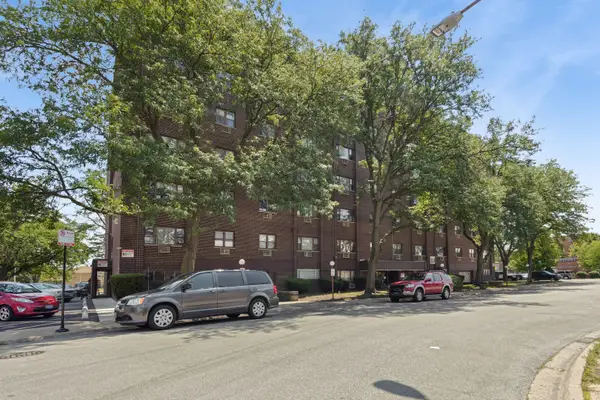 4600 N Cumberland Avenue #205, Chicago, IL 60656