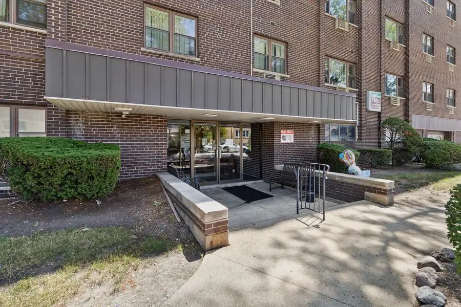 4600 N Cumberland Avenue #205, Chicago, IL 60656 - #2