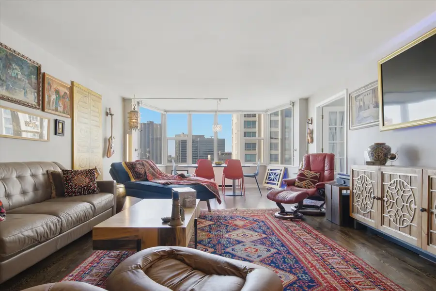 525 W Hawthorne Place #2004, Chicago, IL 60657 - #3