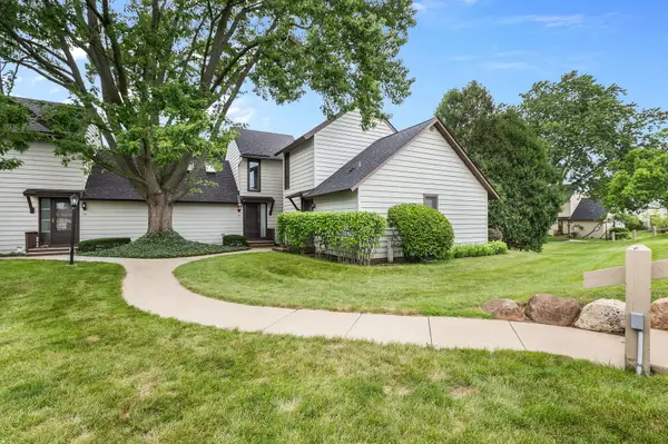 732 Chandler Road #732, Gurnee, IL 60031