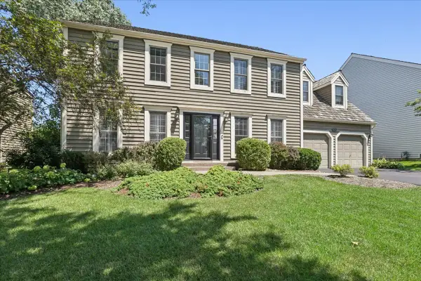 658 Lexington Square W, Gurnee, IL 60031