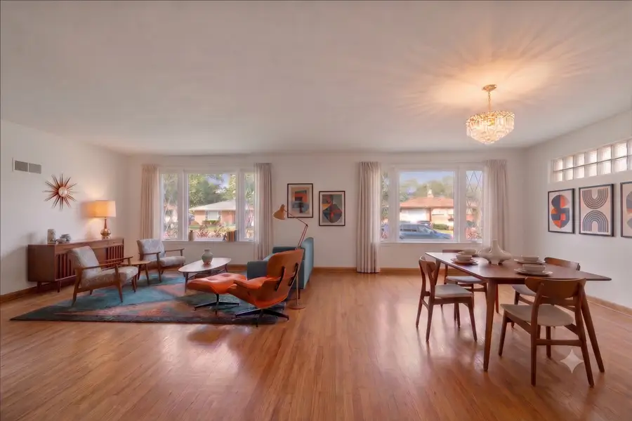 8449 N St Louis Avenue, Skokie, IL 60076 - #2