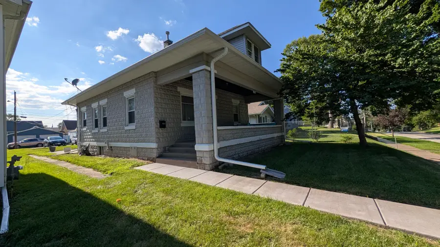 258 7th Street, Silvis, IL 61282 - #3