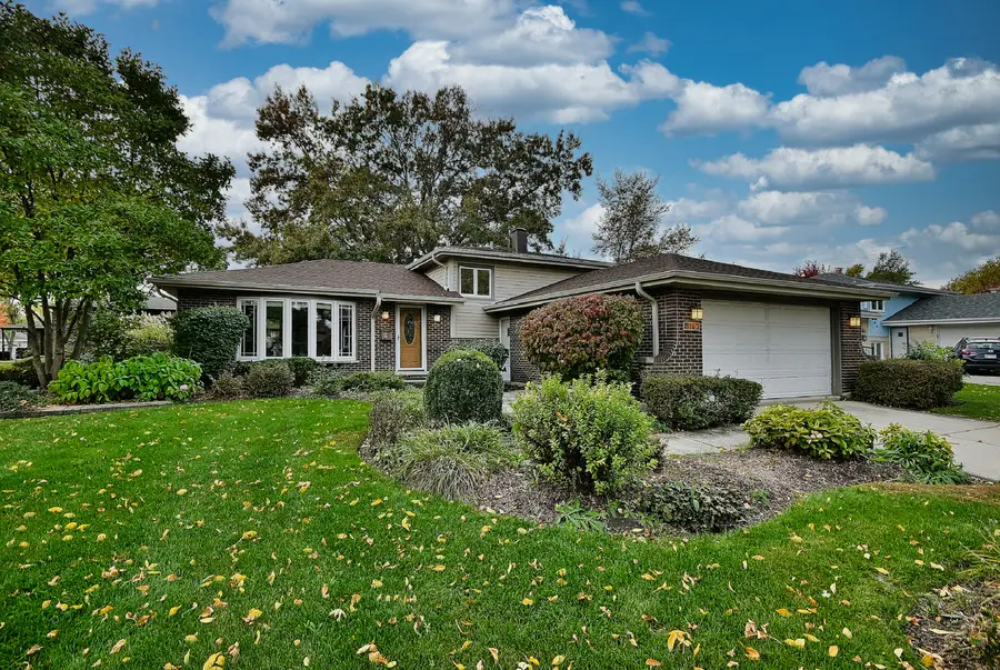 7114 Hudson Street, Darien, IL 60561 - #2