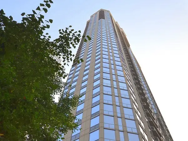 222 N Columbus Drive #3208, Chicago, IL 60601