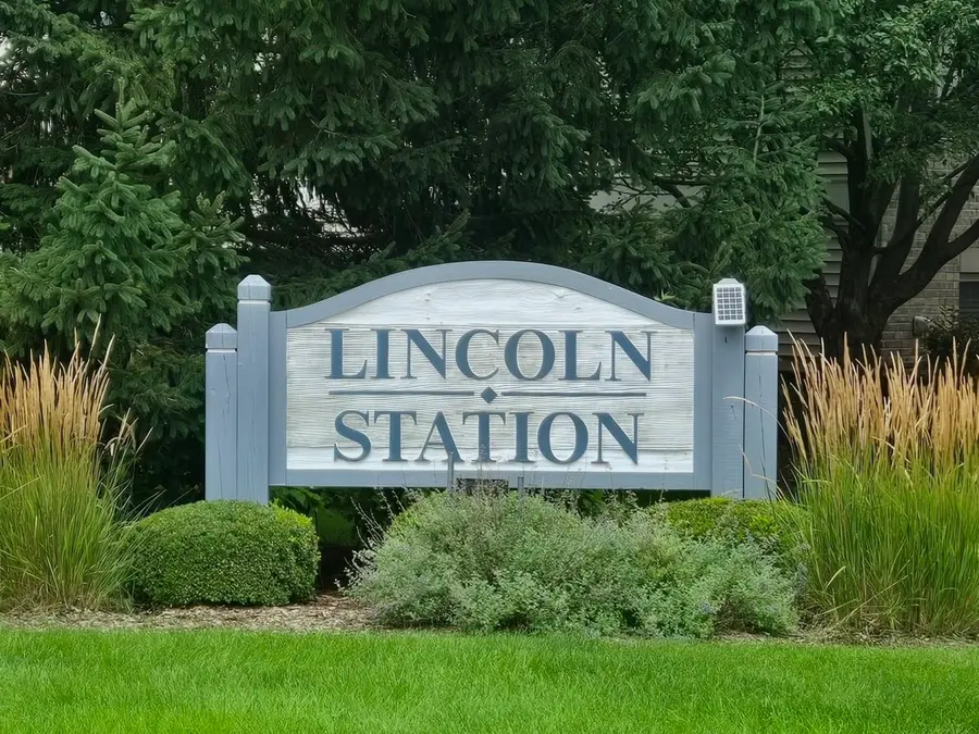 637 Lincoln Station Drive, Oswego, IL 60543 - #2