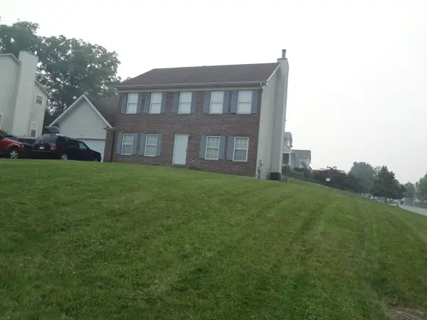 1035 Deer Creek Road, Carpentersville, IL 60110