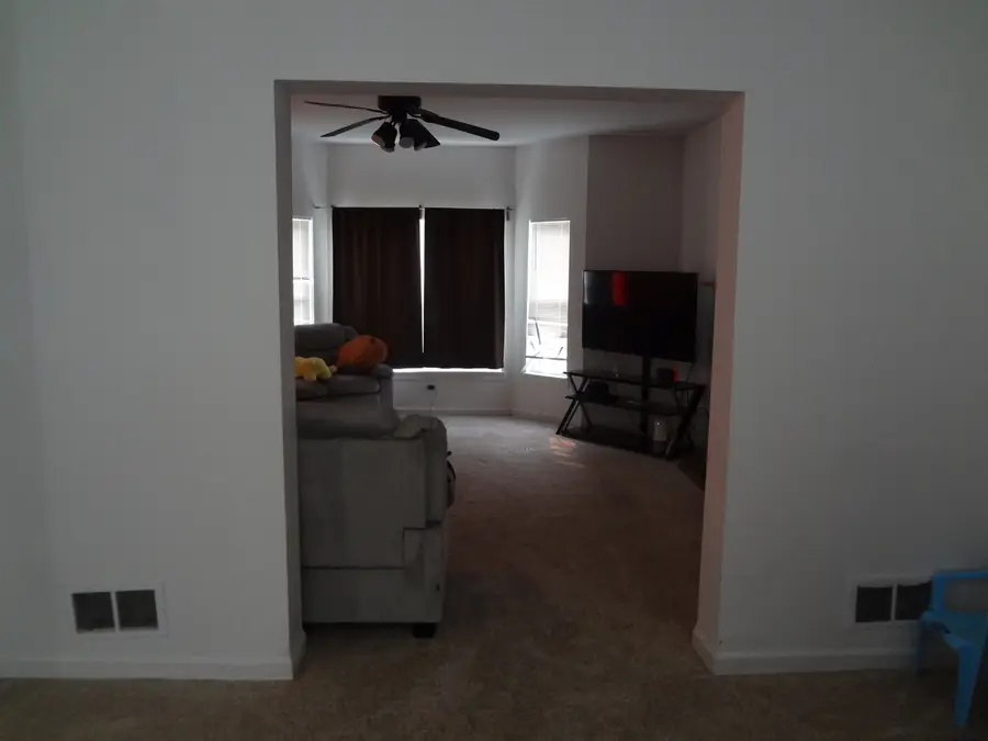 1035 Deer Creek Road, Carpentersville, IL 60110 - #3