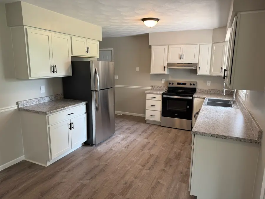 1002 Battles Drive, Maquoketa, IA 52060 - #2