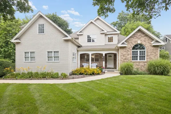 5709 Lenox Road, Lisle, IL 60532