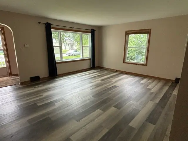471 S Center Avenue, Bradley, IL 60915 - #3