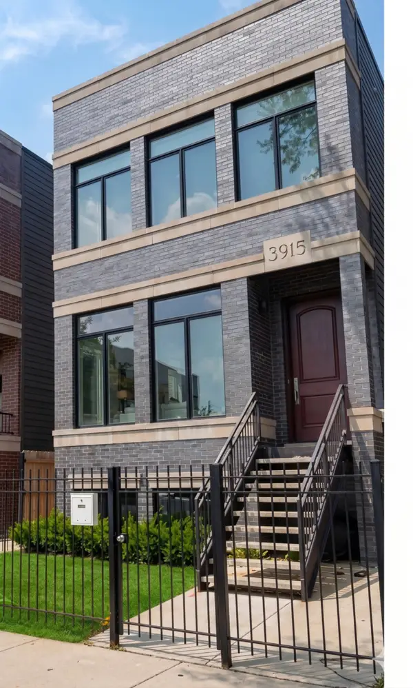 3915 S Calumet Avenue, Chicago, IL 60653