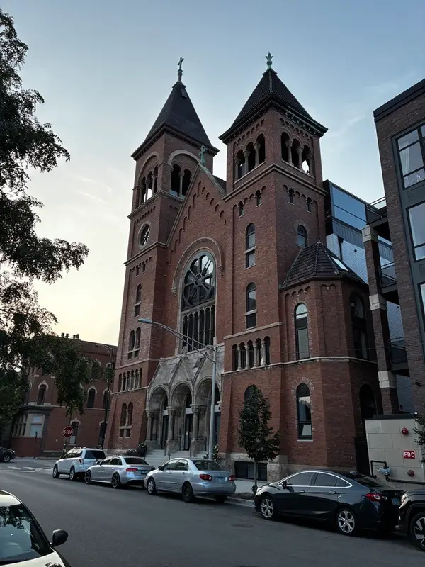 1356 W Chestnut Street #203, Chicago, IL 60642