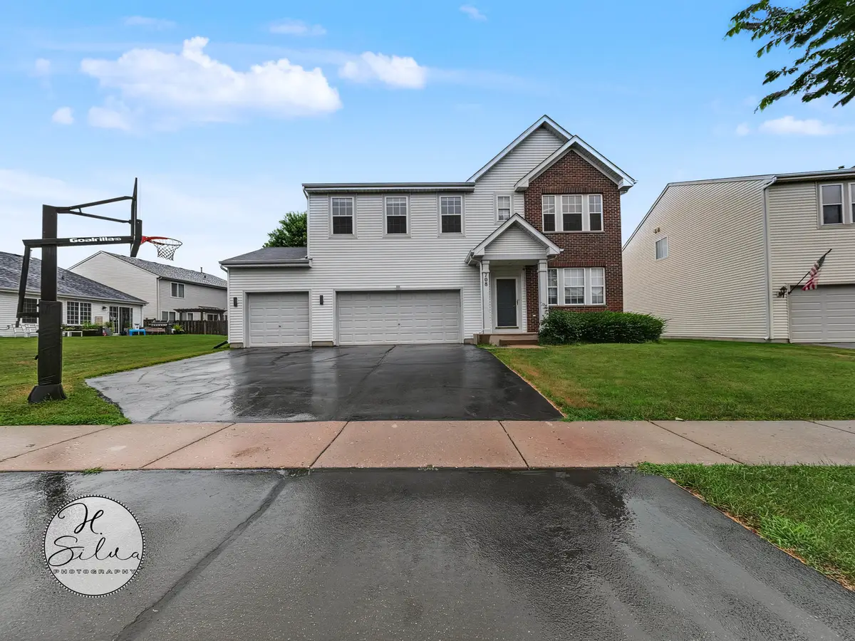 708 Bay Shore Drive, Pingree Grove, IL 60140 - #1