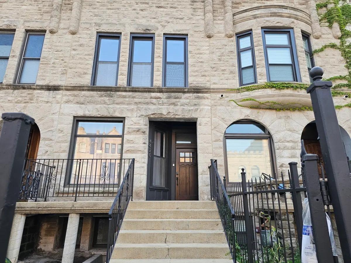 4420 S Berkeley Avenue, Chicago, IL 60653 - #1