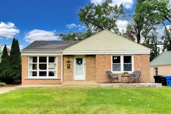 5816 W Greenleaf Avenue, Chicago, IL 60646
