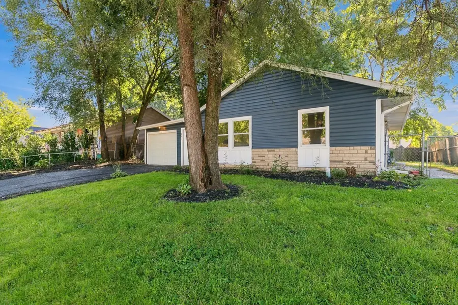 843 Navajo Drive, Carpentersville, IL 60110 - #2