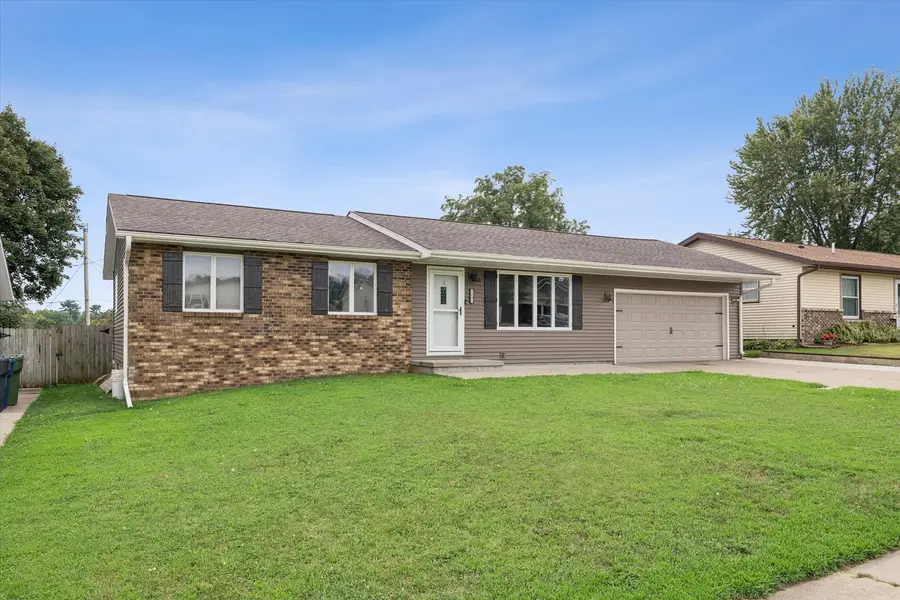1201 27th Avenue N, Clinton, IA 52732 - #2