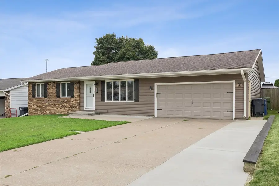 1201 27th Avenue N, Clinton, IA 52732 - #3