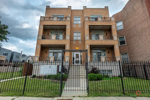 4417 S Calumet Avenue #2S, Chicago, IL 60653