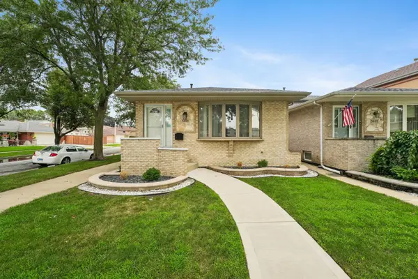 5601 S Sayre Avenue, Chicago, IL 60638