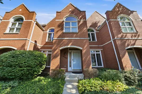 4262 W Thorndale Avenue, Chicago, IL 60646