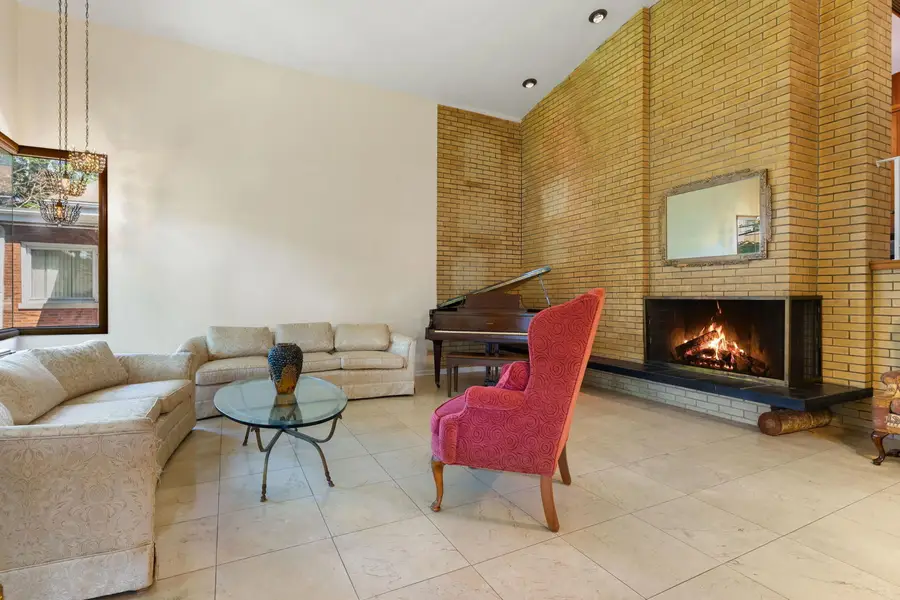 6822 S Cregier Avenue, Chicago, IL 60649 - #3