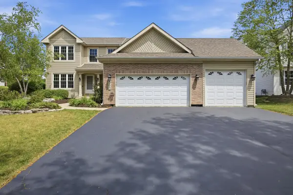 360 Winding Canyon Way, Algonquin, IL 60102