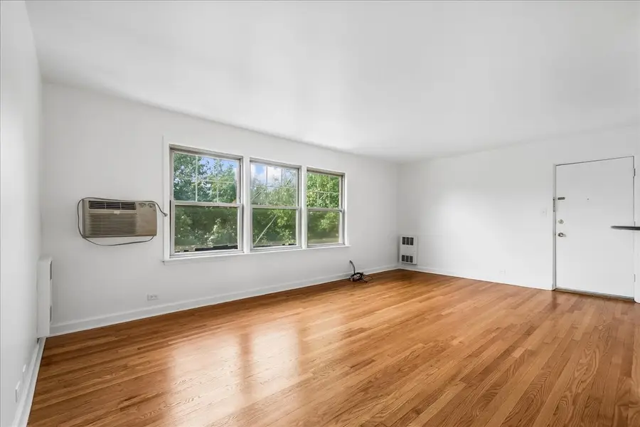 7536 N Ridge Boulevard #3E, Chicago, IL 60645 - #3