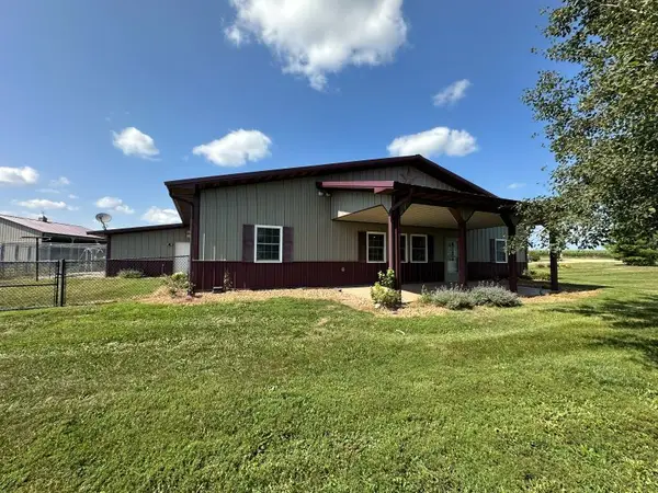 2090 250th Avenue, De Witt, IA 52472