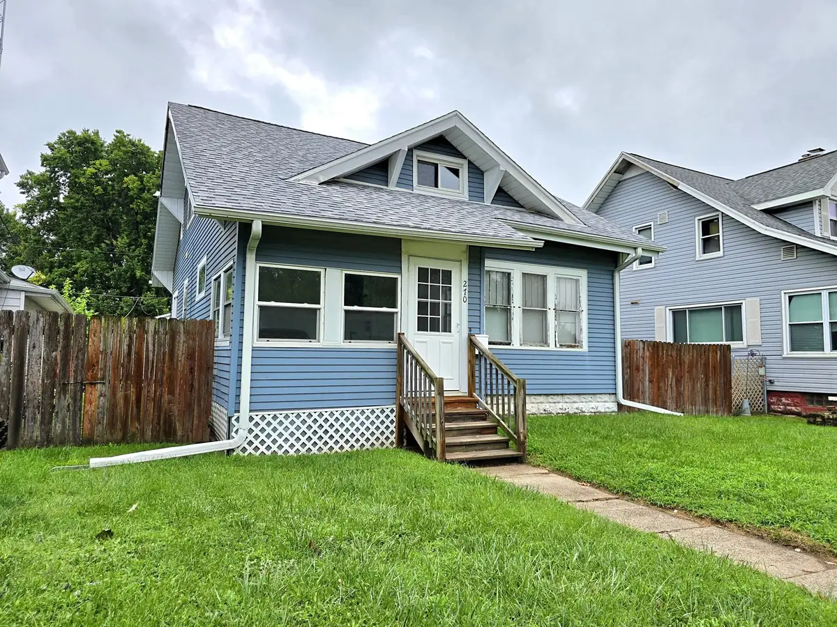 270 18th Place, Clinton, IA 52732 - #1
