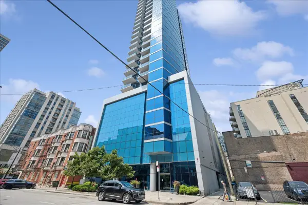 110 W Superior Street #1003, Chicago, IL 60654