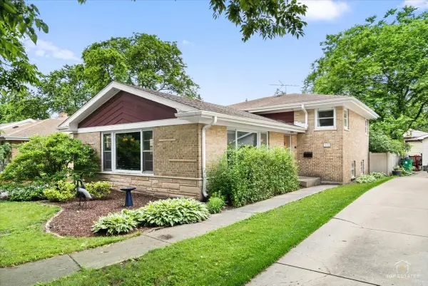 532 N Redfield Court, Park Ridge, IL 60068