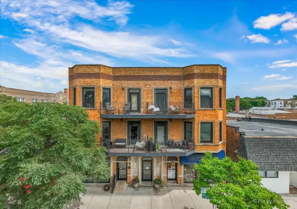 4737 N Damen Avenue #2F, Chicago, IL 60625